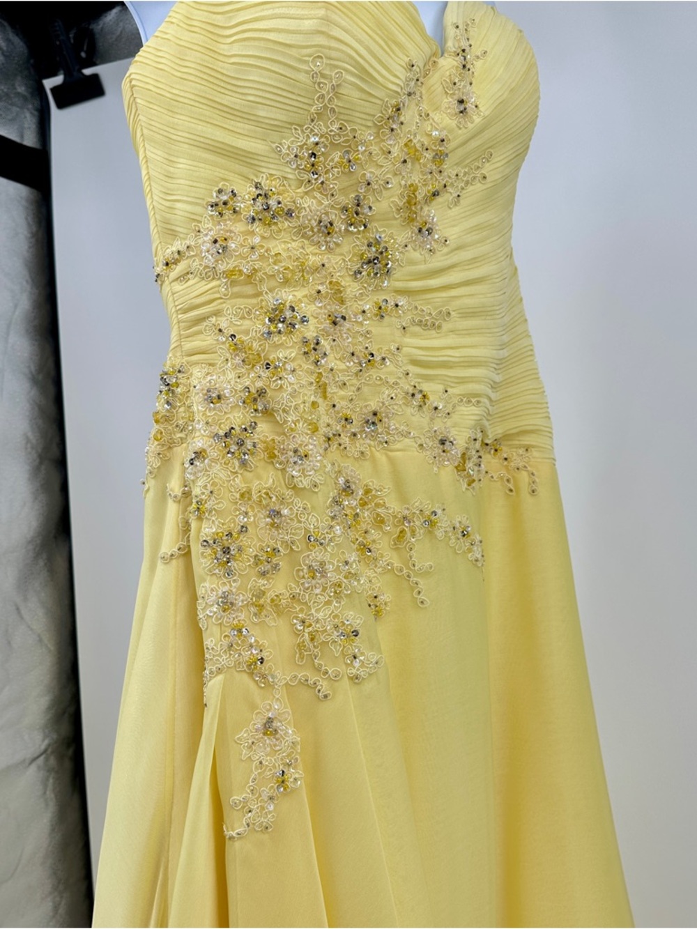Elegant Yellow Prom Dress Beaded Halter Spaghetti Strap Size 14 - Picture 4 of 12